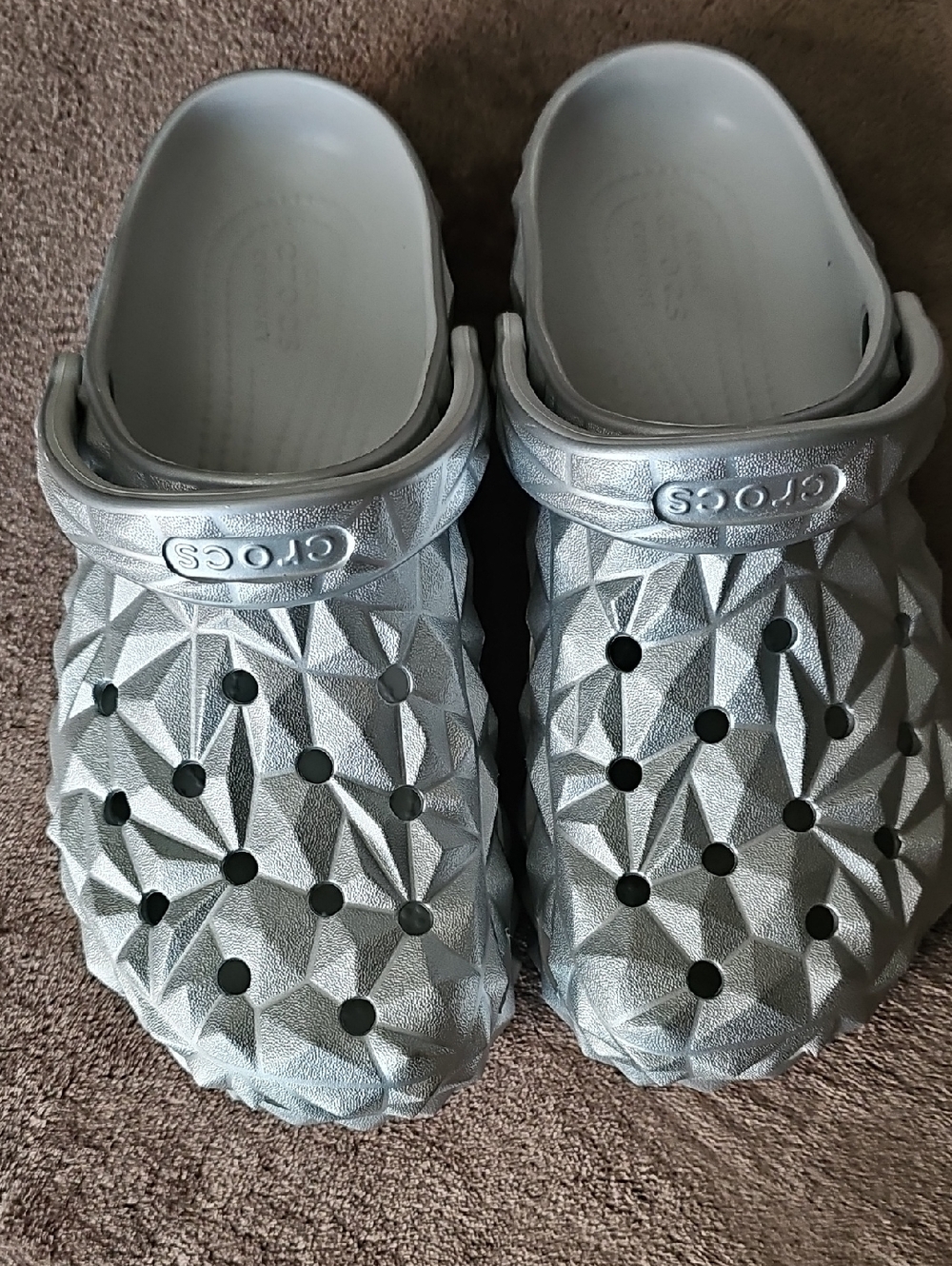 CROCS Metallic Silver Geometric Clog